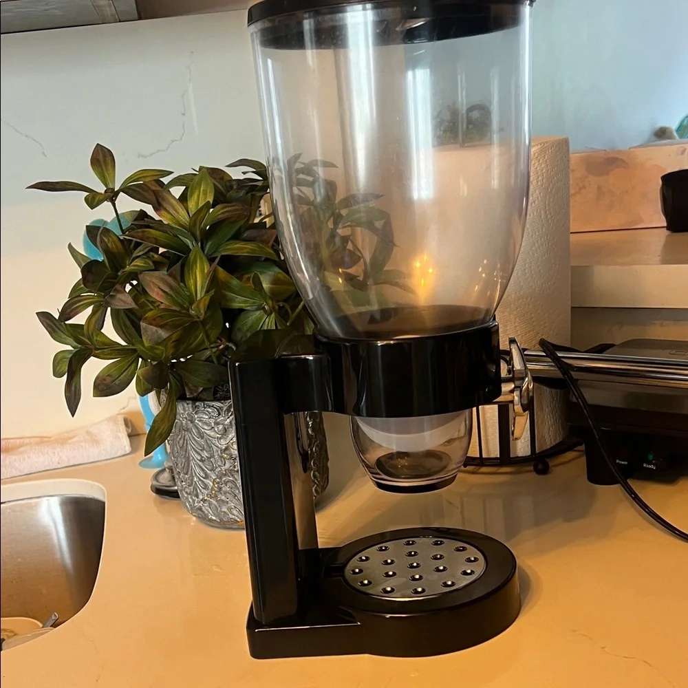 Honey-Can-Do Dry Food Dispenser - Picture 4 of 5